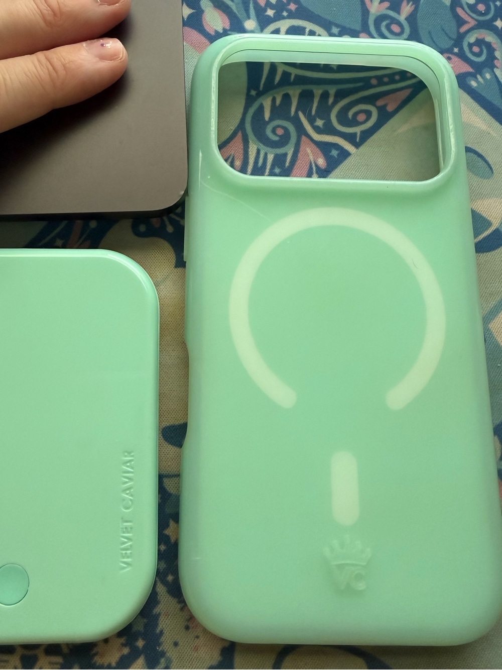 Velvet Caviar Mint Green MagSafe Case with Matching Mint Case IPhone 17 Phone Pr